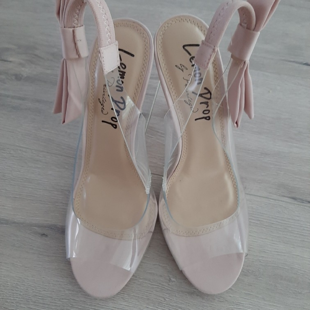 Sandals - Picture 2 of 4